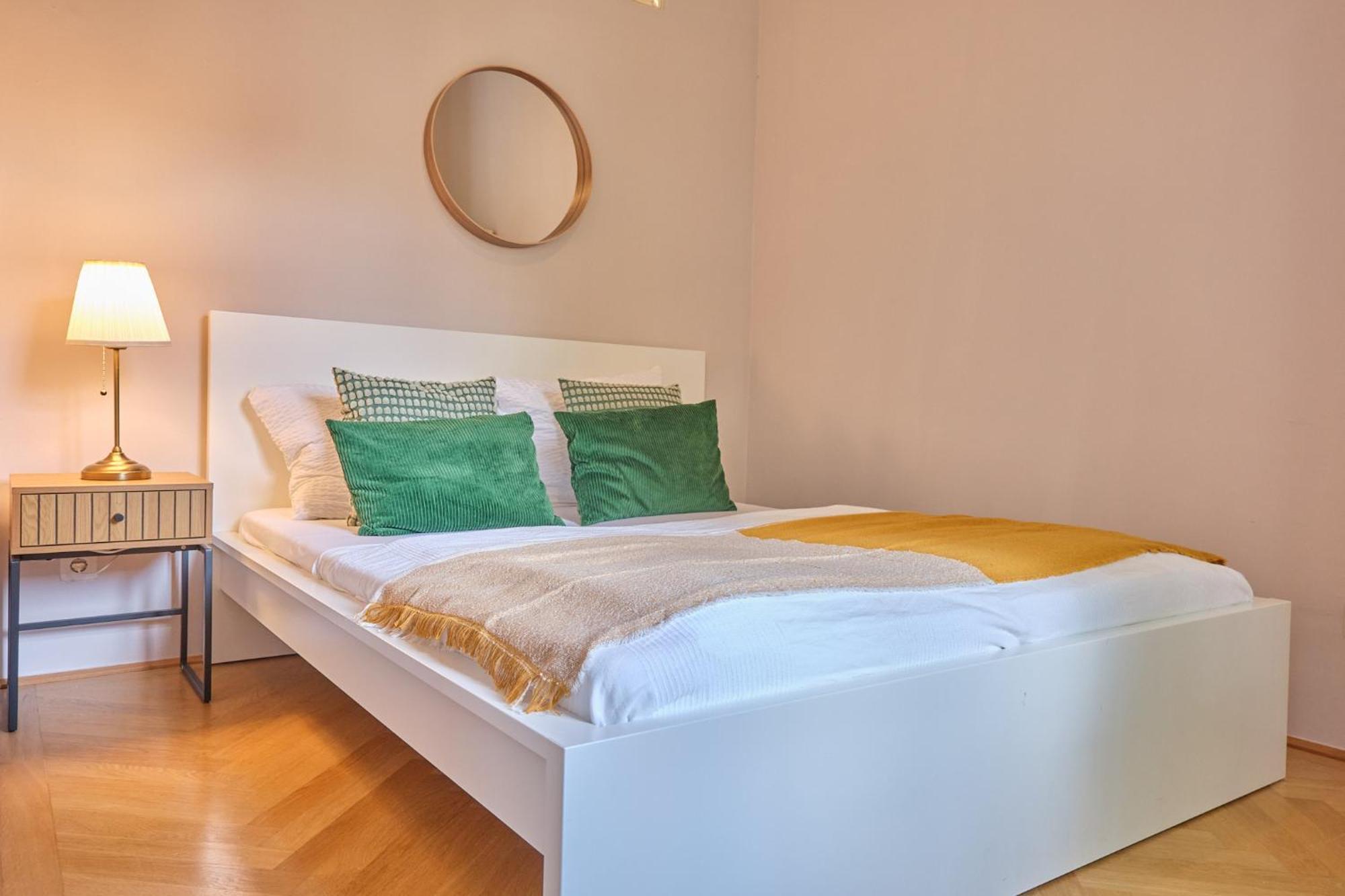 Chic Apartment - Near U3 Metro Bécs Kültér fotó