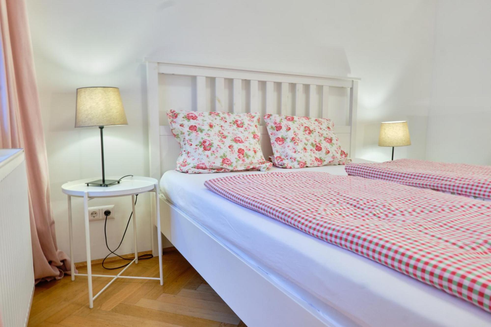 Chic Apartment - Near U3 Metro Bécs Kültér fotó
